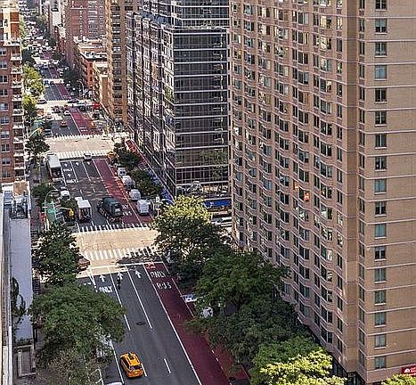 4th image of 345 E 69th St APT 17E