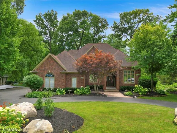 10145 Creekwood Trl, Davisburg, MI 48350