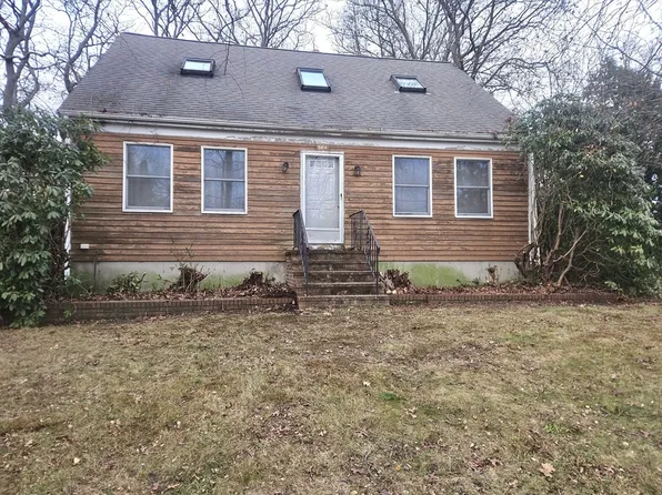 664 Norman St, Fall River, MA 02721