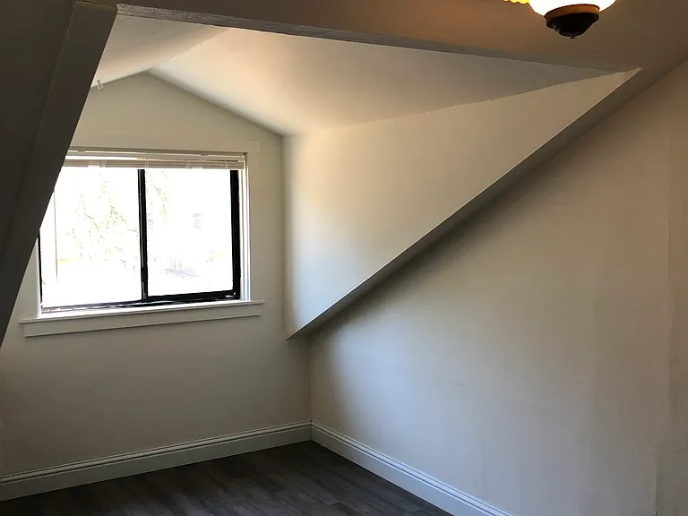 352 Clark Way — Photo 7