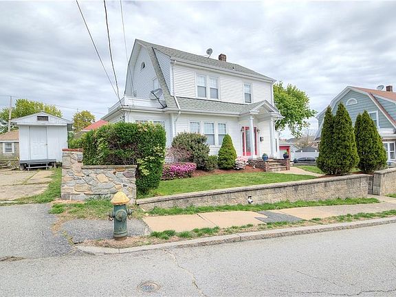 3rd image of 426 Farmington Ave