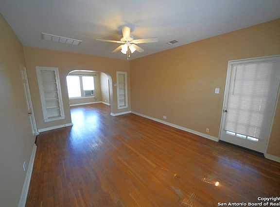 4th image of 409 W Lynwood Ave #2