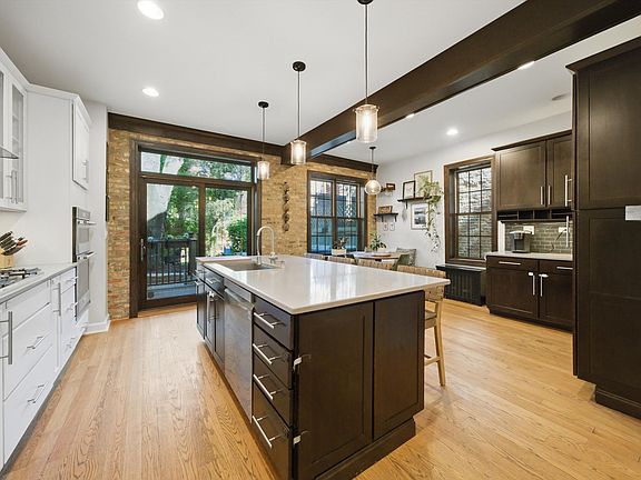 5th image of 706 S Ada St
