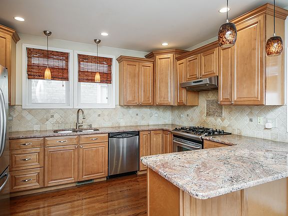 4th image of 7854 Cressett Dr