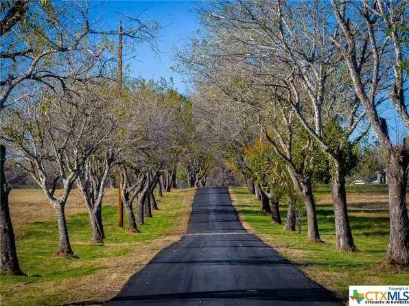 1210 Settlers Way, Seguin, TX 78155