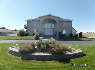 1560 Country Club Rd, Gillette, WY 82718