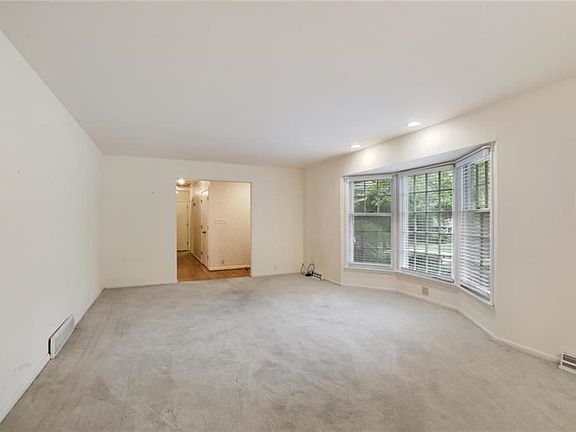 5th image of 5601 W 82nd St