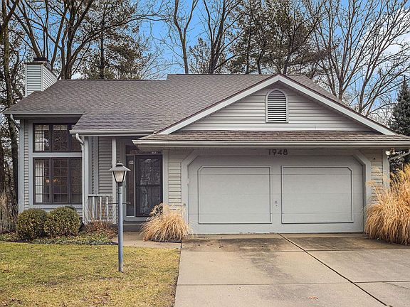 2nd image of 1948 Creekbank Ln