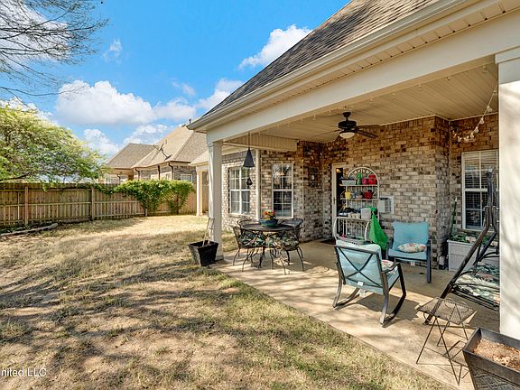 4th image of 3131 Roseleigh Dr