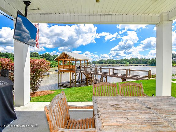 4th image of 299 Williams Rd