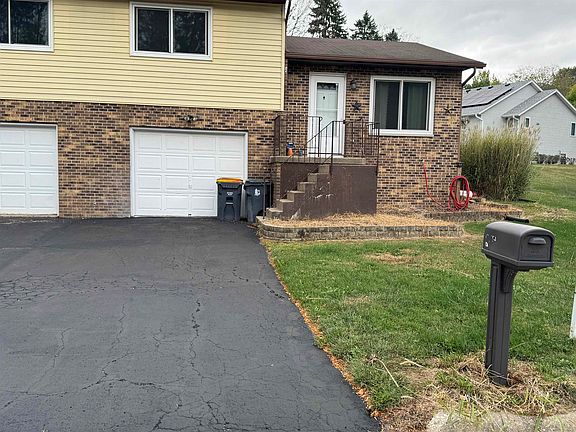 2nd image of 206 27th St