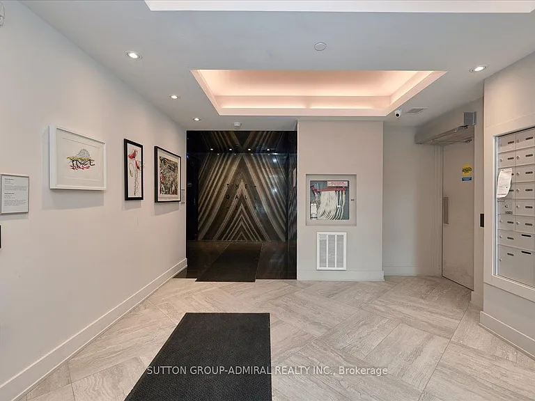 302 Essa Rd #418 — Photo 4