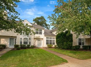 233 Paddington Ct, Manalapan, NJ 07726