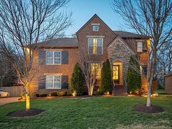 3rd image of 148 Sedona Woods Trl