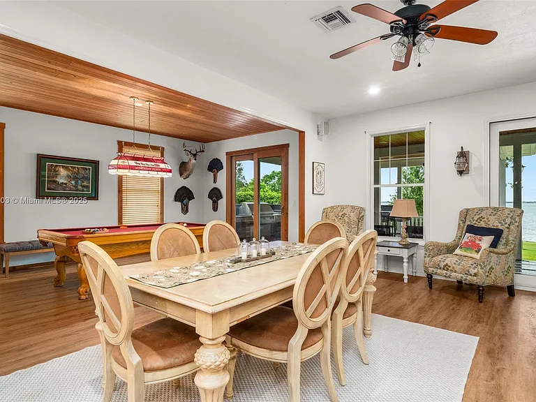 2551 Lakeview Dr — Photo 22
