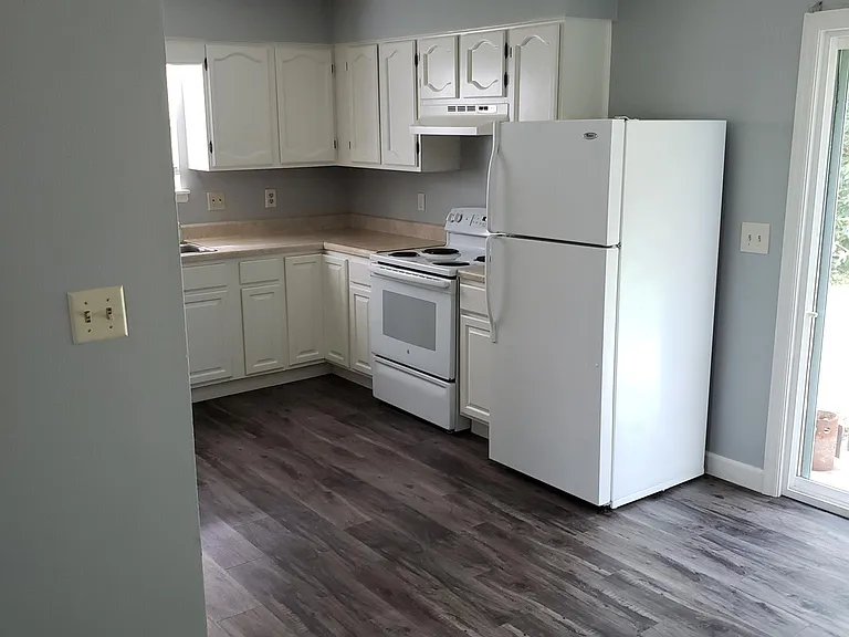 3700 Sunnybrook Ln — Photo 10