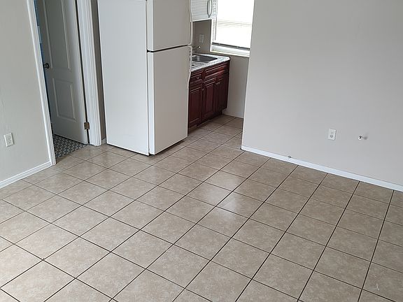 3rd image of 102 S 1st St #4