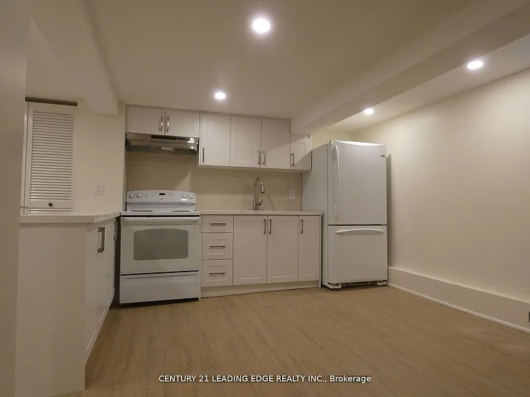 26 Scotswood Rd #LOWER — Photo 6
