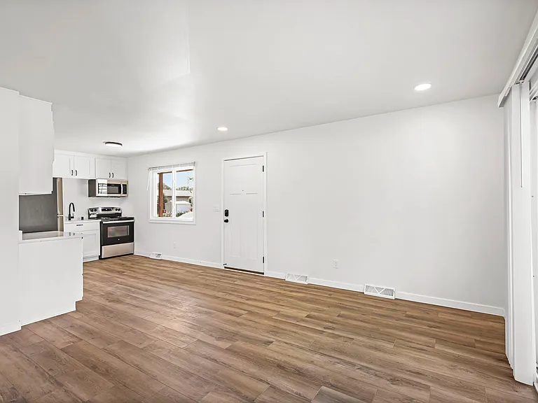 9 Simonson Blvd #4 — Photo 4