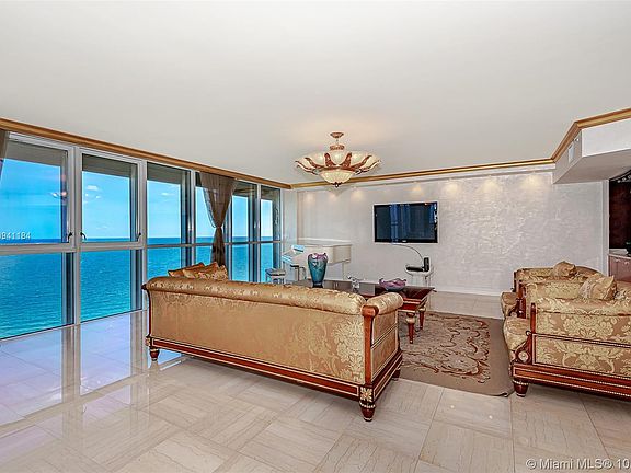 3rd image of 16485 Collins Ave #3-2736