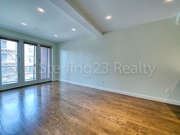 5th image of 27-04 Hoyt Ave S Penthouse 8