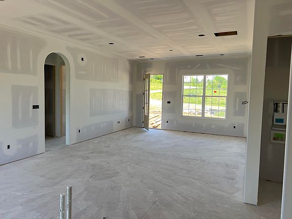 2nd image of 1004 Pinnacle Way