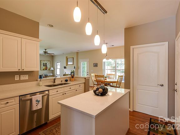 4th image of 2610 Ashby Woods Dr