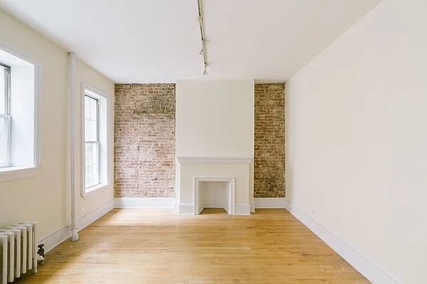 Rented by REAL New York | media 25