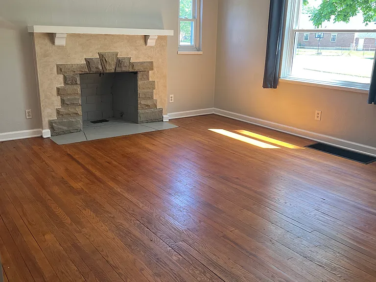 529 Carrlands Dr — Photo 2