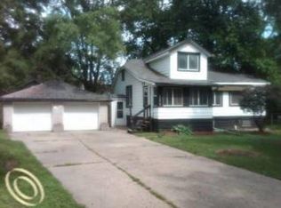 23376 Stauber Ave, Hazel Park, MI 48030
