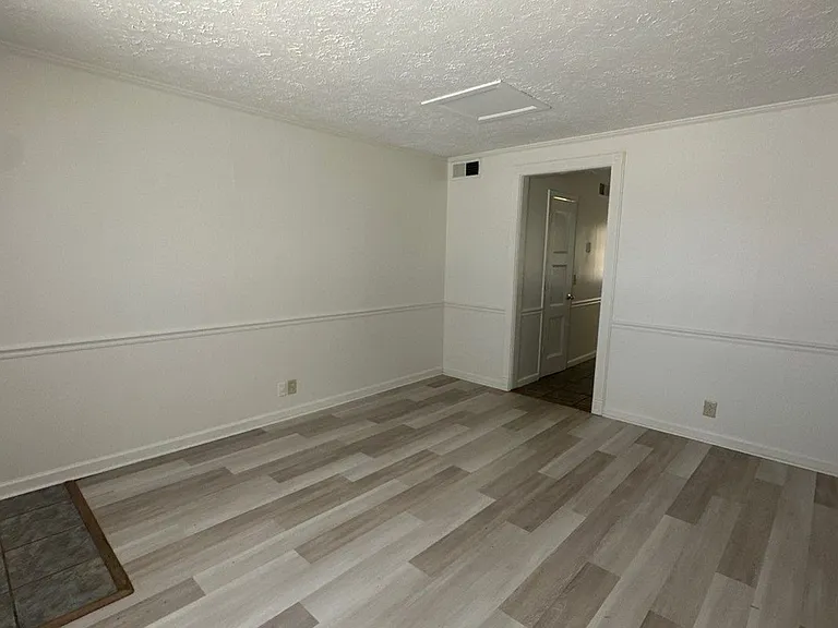 Evergreen Townhomes — Photo 7