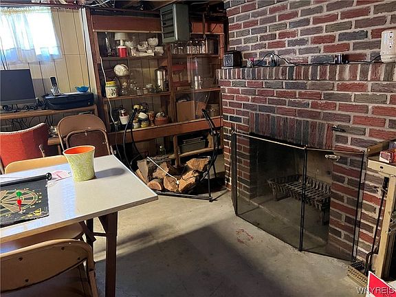2nd image of 721 Cleveland Dr