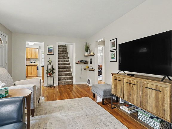 5th image of 1418 Pinehurst Blvd