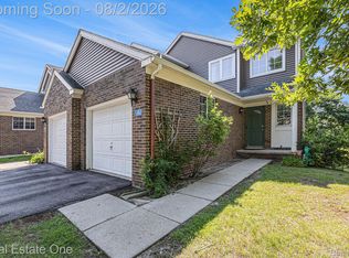 239 Fieldcrest St, Ann Arbor, MI 48103