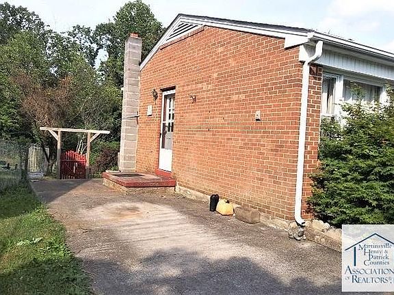 3rd image of 81 Westwood Ct