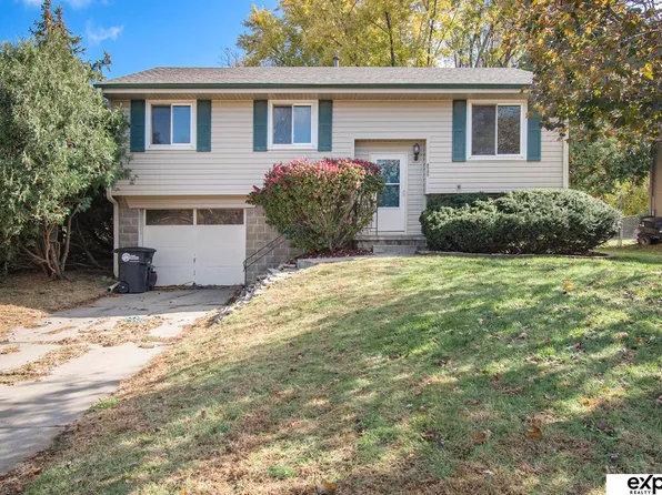 6505 S 50th St, Omaha, NE 68117