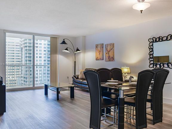 3rd image of 1200 Brickell Bay Dr APT 2404