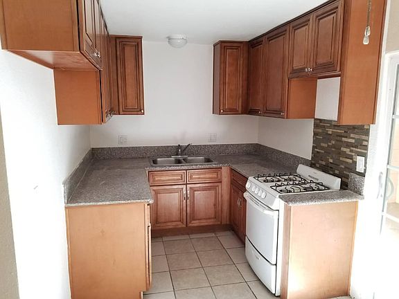 5th image of 14404 Beckner St APT 4