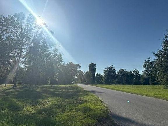 4th image of 16827 NE Morgan Tucker Rd