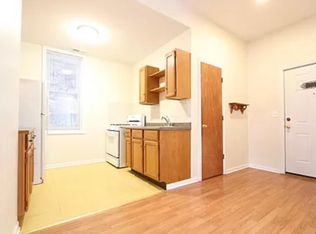 2033 W 19th St APT 2R, Chicago, IL 60608