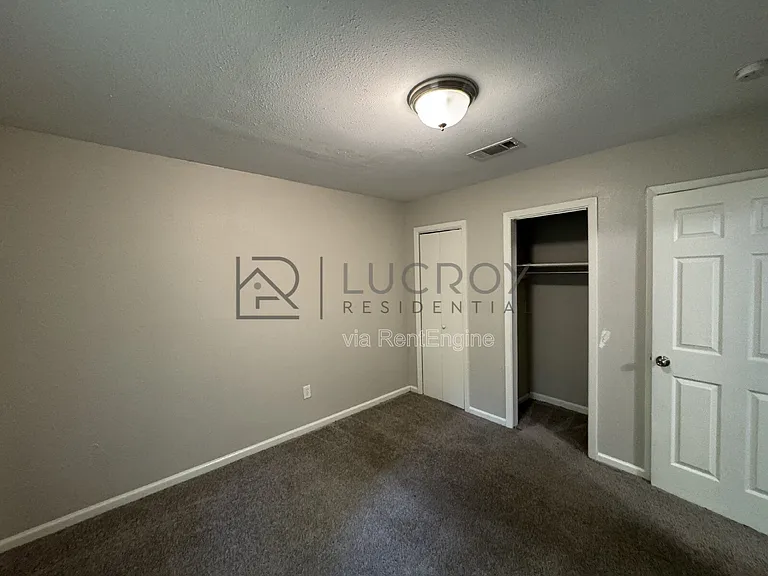 227 Lawrence Rd — Photo 8