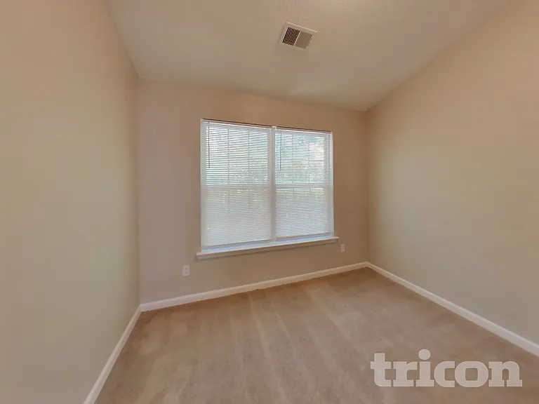 137 Lossie Ln — Photo 12