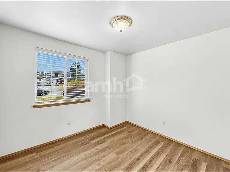 1025 89th Dr NE — Photo 12