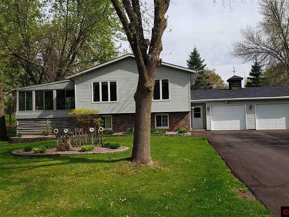 1st image of 302 N West St