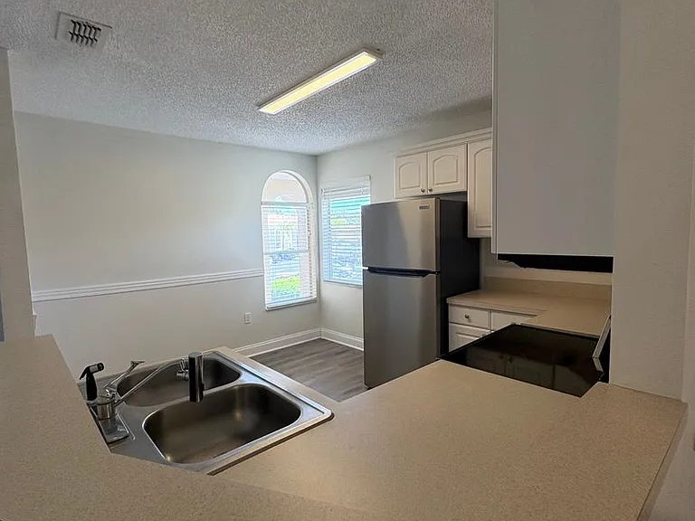 8824 Coral Palms Ct #B — Photo 8
