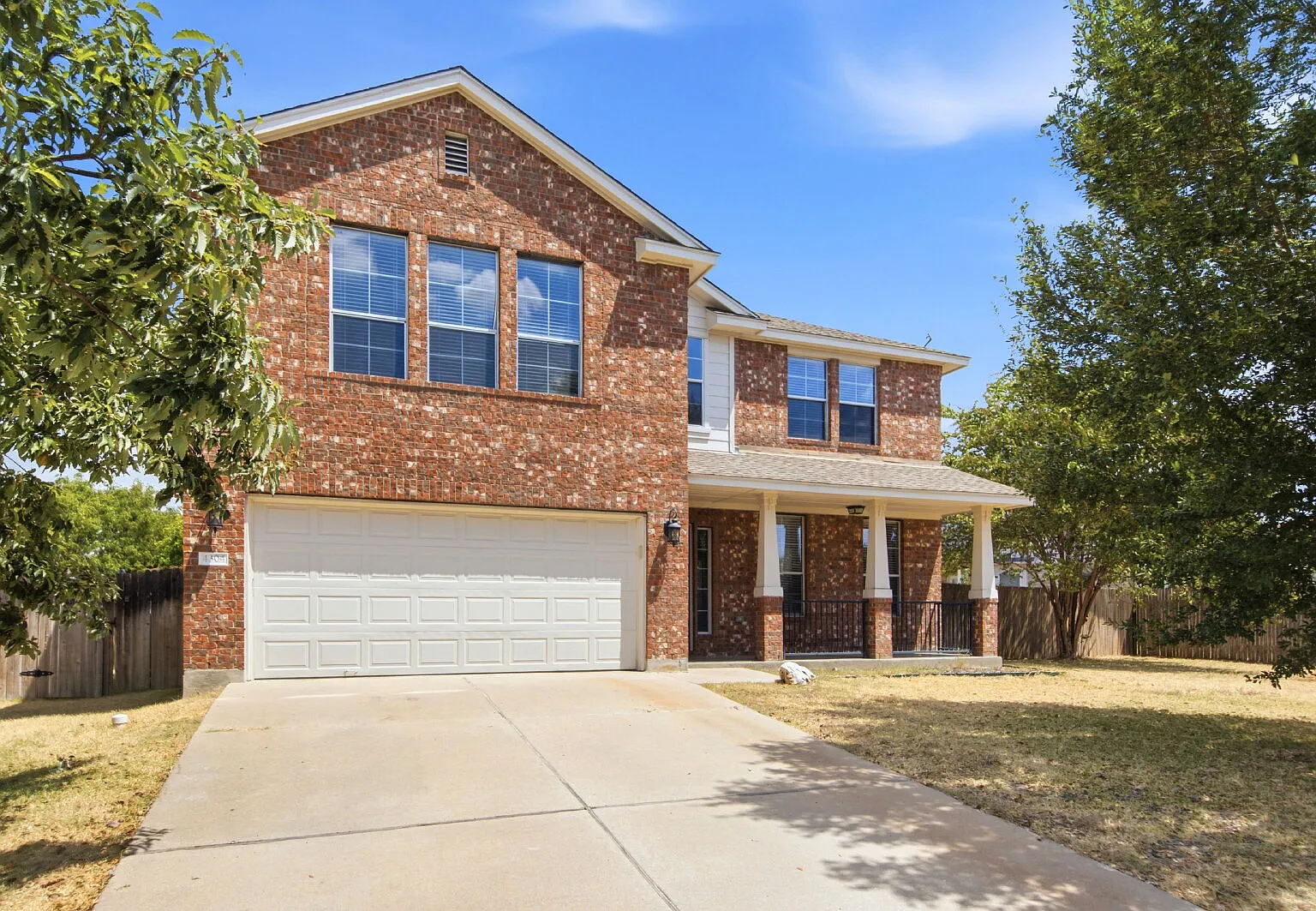 4 bed, 2.5 bath, 2458 sqft, $2,350 — Photo 1
