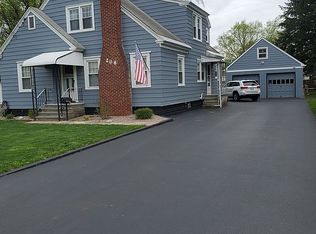 208 Shaver Ave, North Syracuse, NY 13212