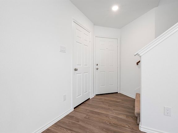 5th image of 1027 Brighton Orchards Ln