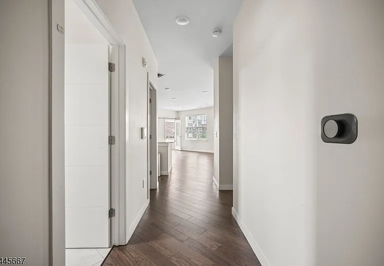 723 Lorhan Dr — Photo 4