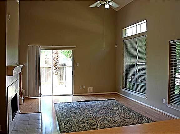 3rd image of 4002 Tamarack Pl